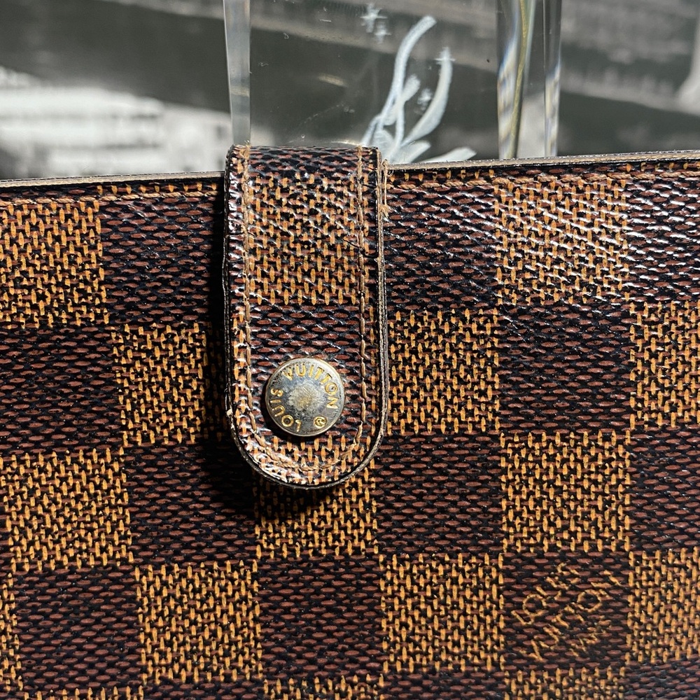 Authentic Louis Vuitton Damier Kisslock Wallet - Picture 16 of 16